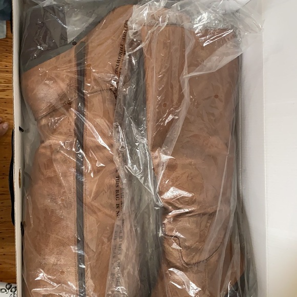 Barely worn wide calf Nine West Boots - Picture 5 of 5